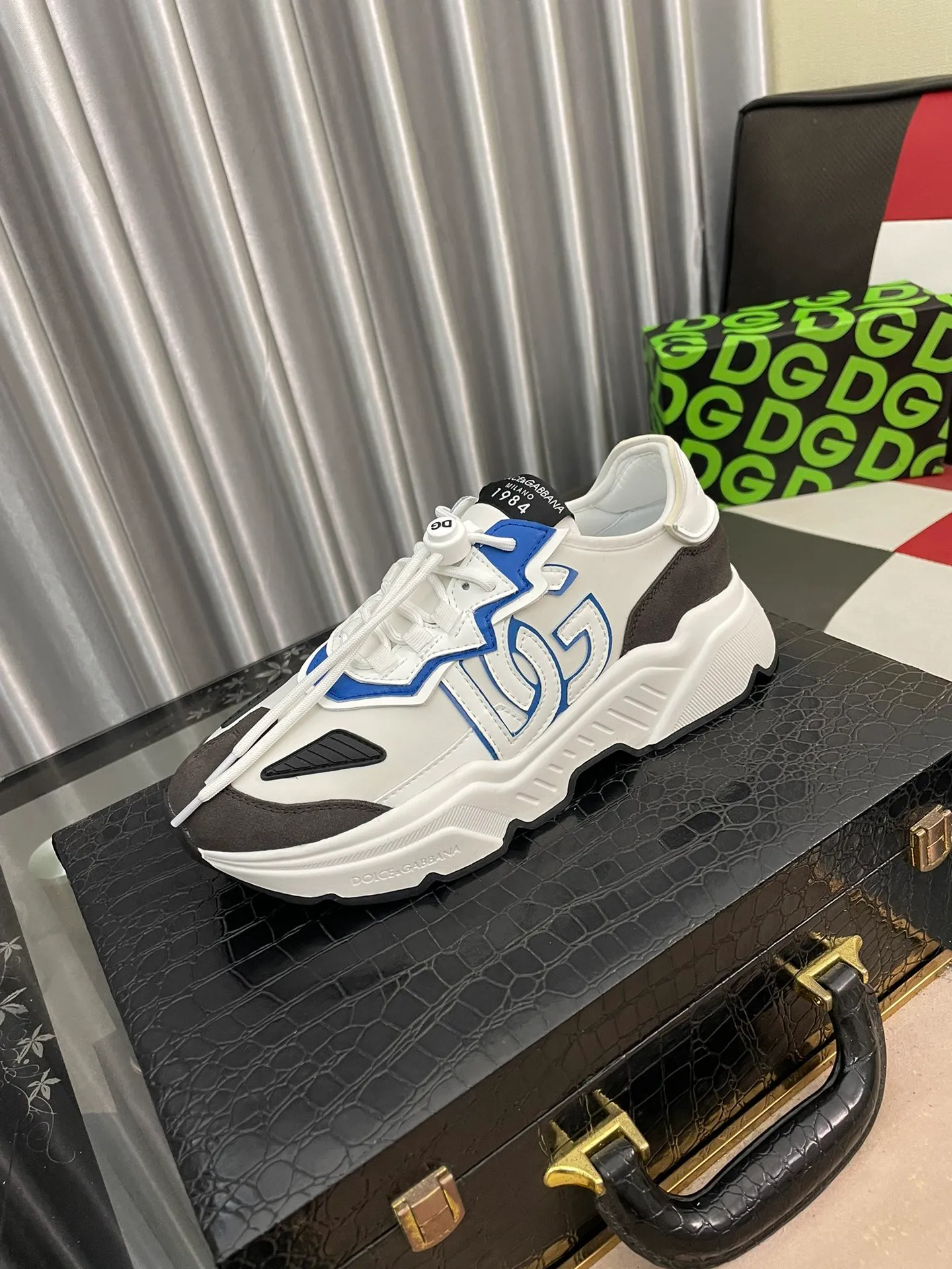 Ex-factory price 480⌚️⌚️[DG] Men's casual shoes, high-end quality, synchronized with counters, the version is compared with the original version, the upper is imported cowhide and the outsole is glued, the lining is full cowhide, exquisite and luxurious, size: 35–453⃣️colors available